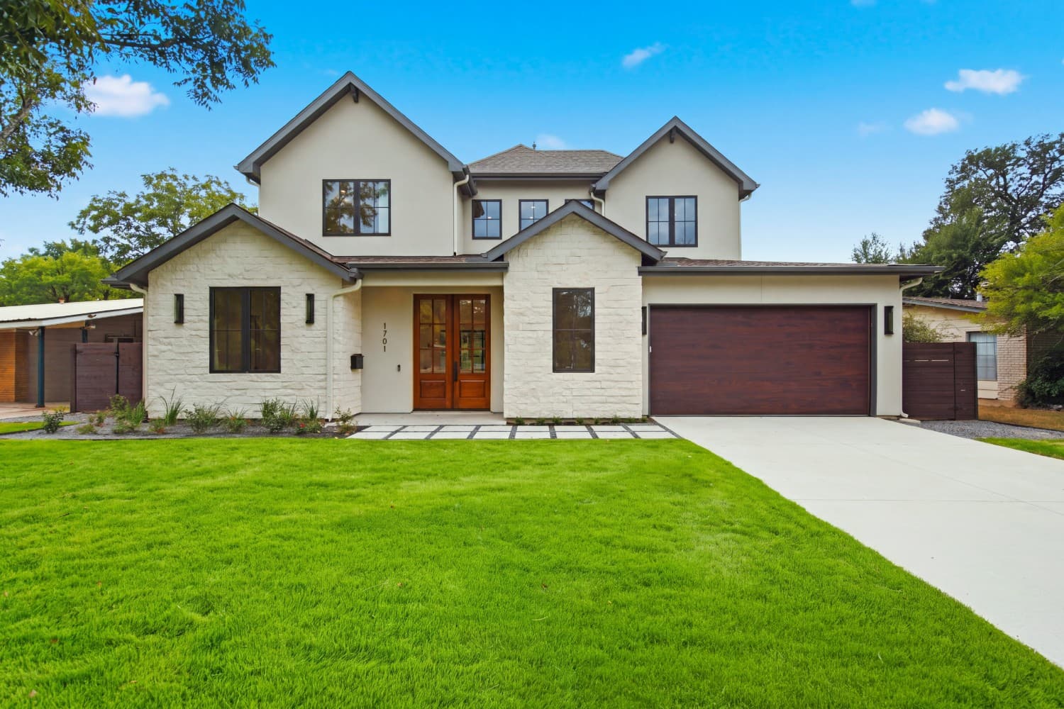 1701 Crown