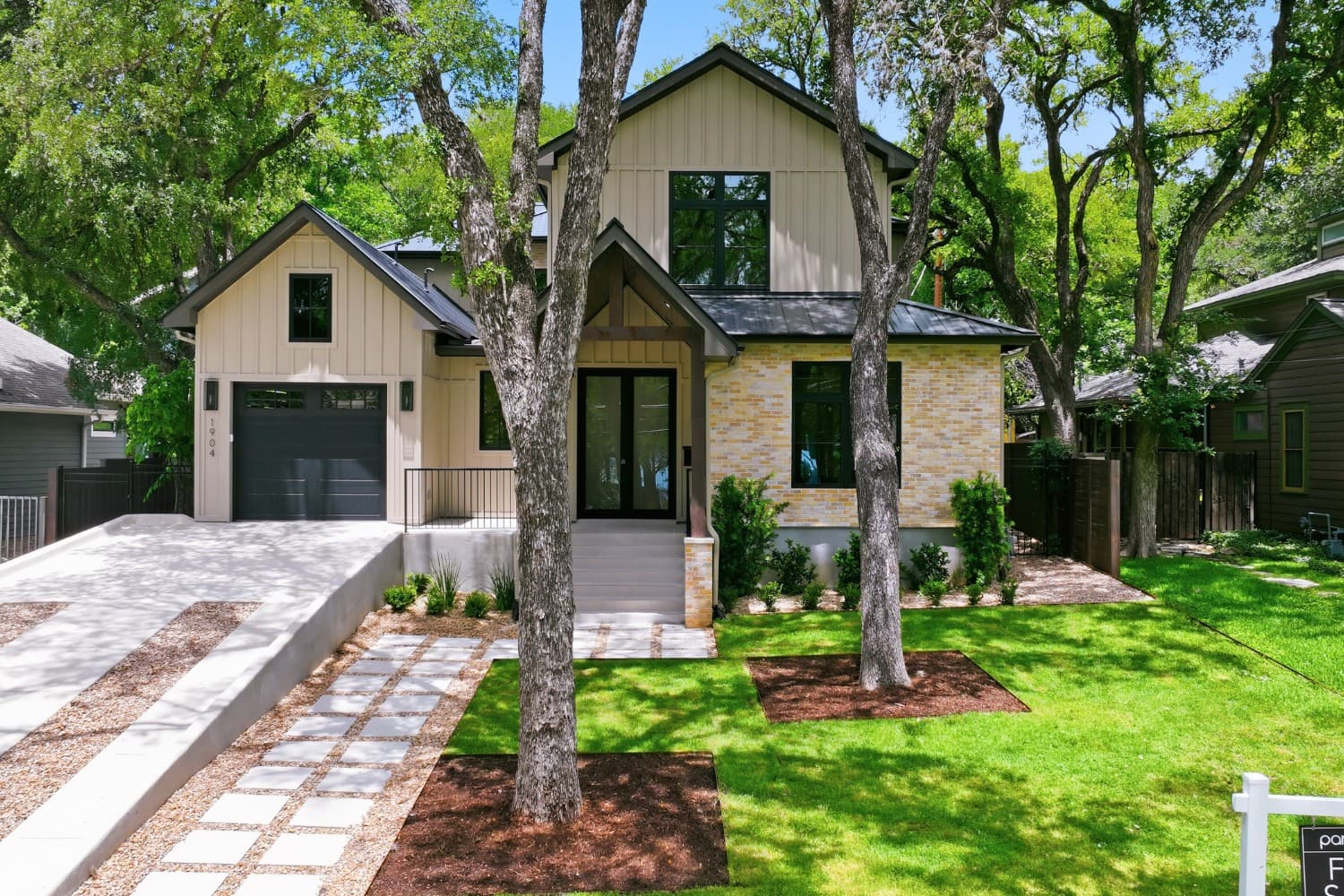1904 Sharon Dr