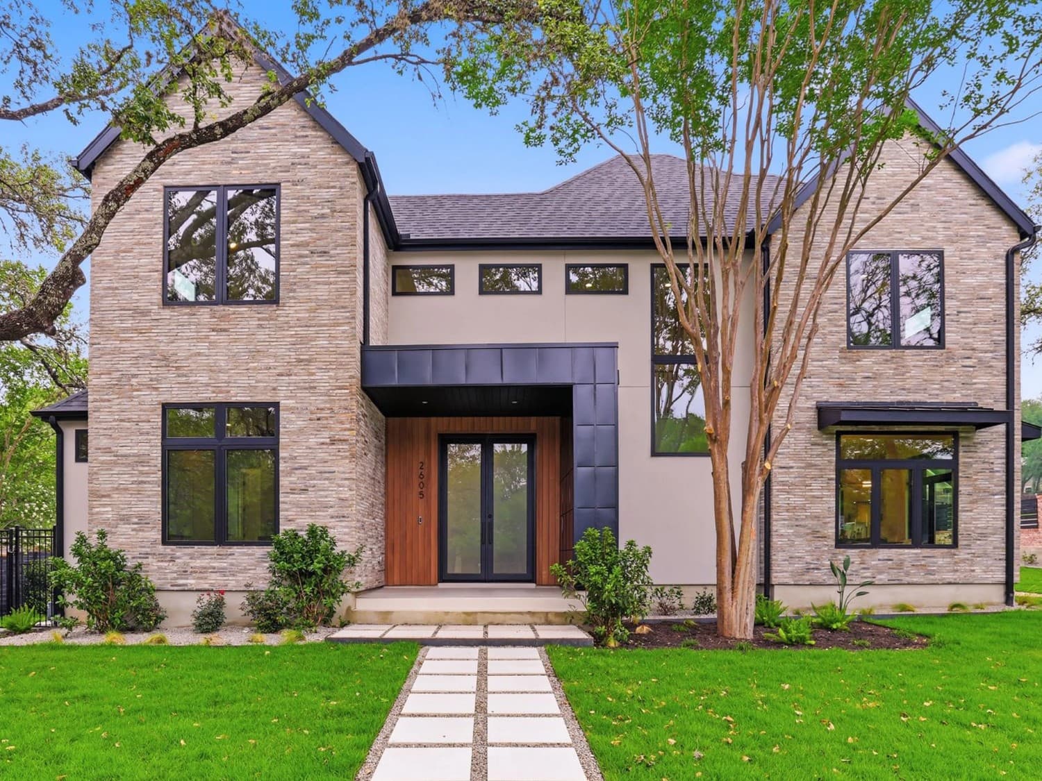 2605 Forest Bend Dr