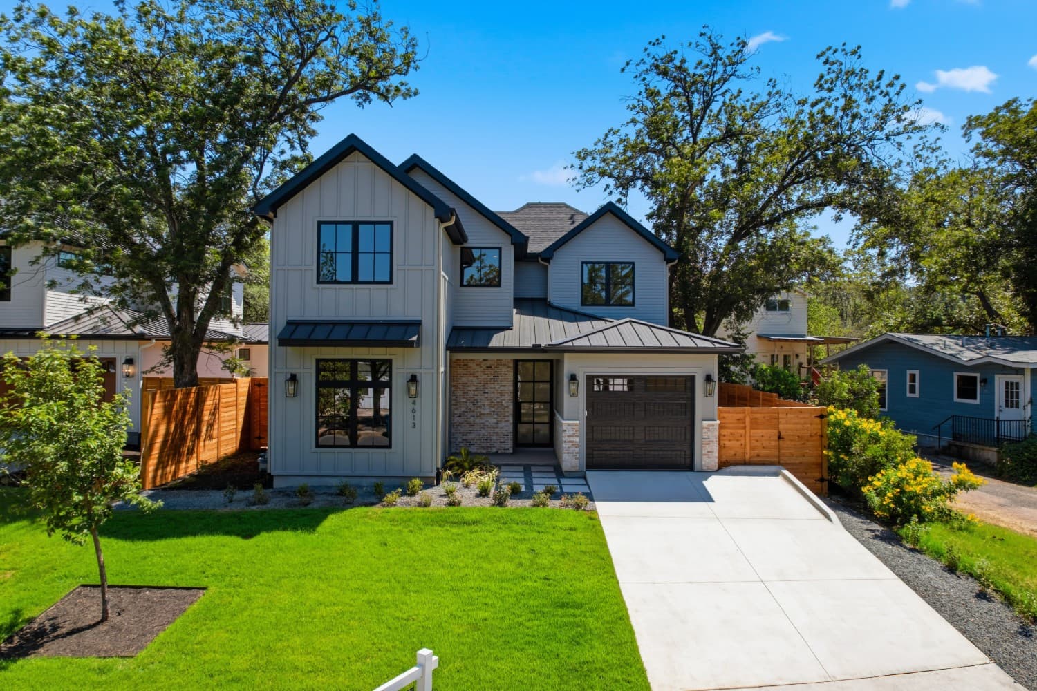 4613 Banister Ln