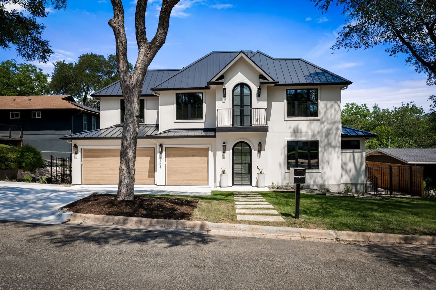 2703 Oak Park